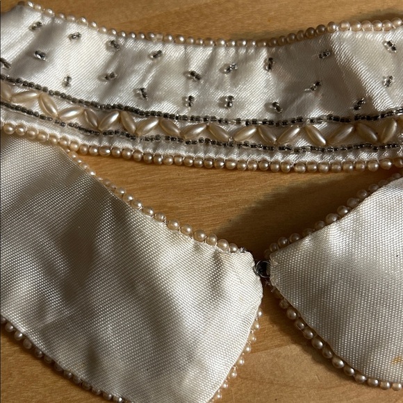 Elegant Beaded Detachable Collar made in Japan made in 1950's - Picture 4 of 4